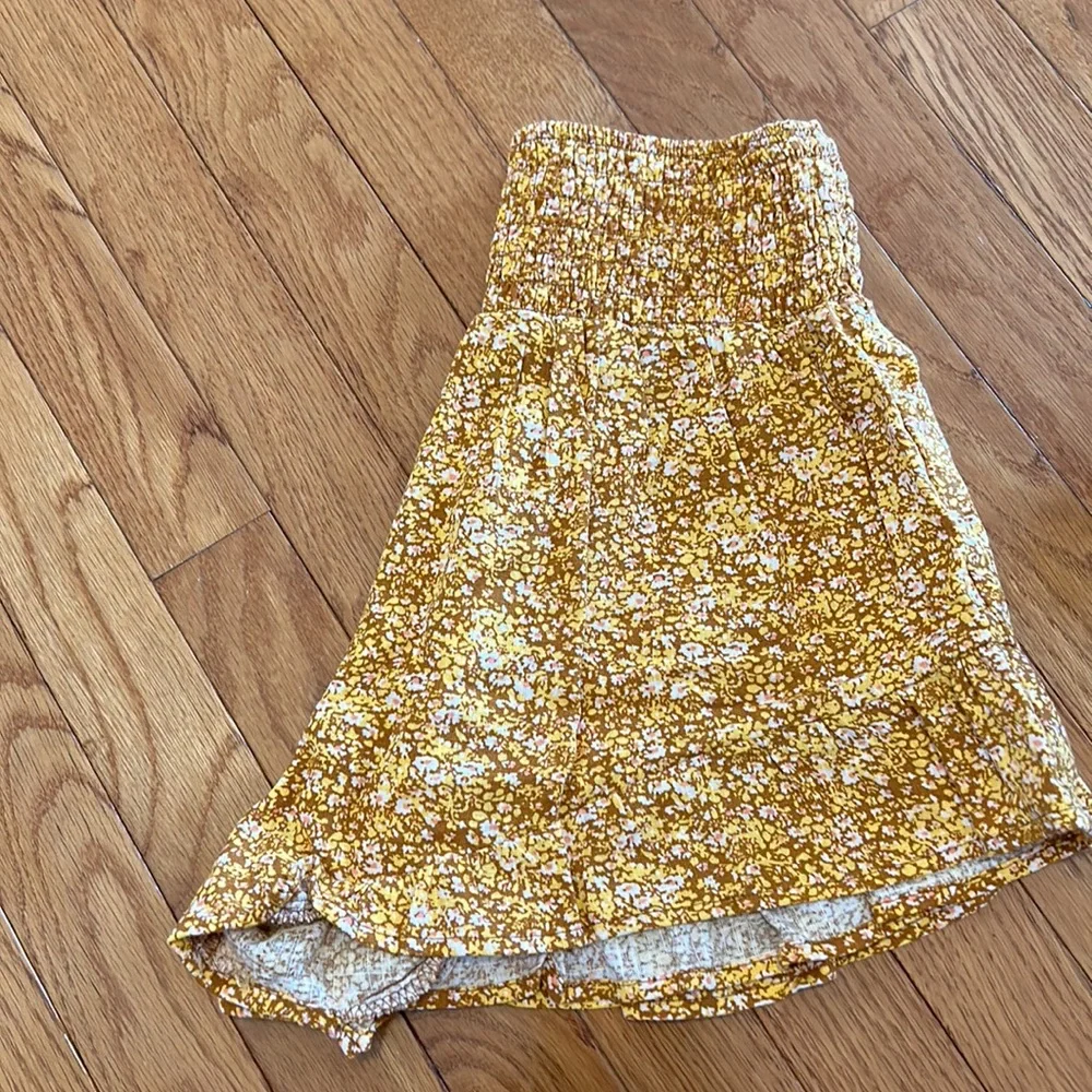 Wild Fable ruffle pull on shorts